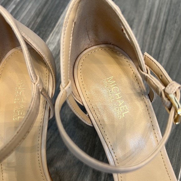 Michael Kors Simone Patent-Leather Sandal - Picture 5 of 8